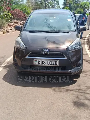 Toyota Sienta 2018 Burgundy