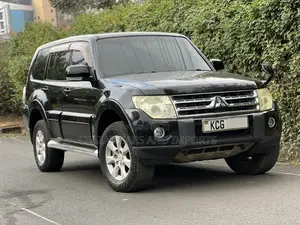 Mitsubishi Pajero 3.2 DI-D Elegance Automatic 2008 Black