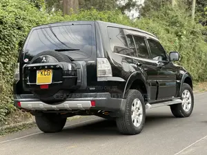 Mitsubishi Pajero 3.2 DI-D Elegance Automatic 2008 Black