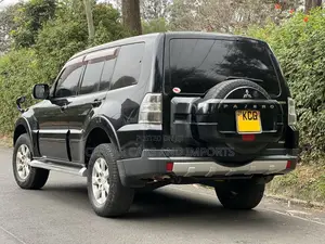 Mitsubishi Pajero 3.2 DI-D Elegance Automatic 2008 Black