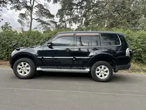 Mitsubishi Pajero 3.2 DI-D Elegance Automatic 2008 Black