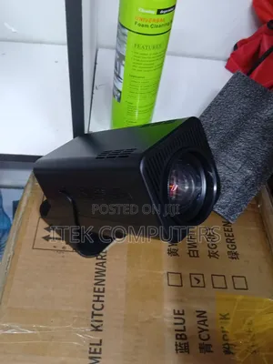 Enjoy Big-Screen Gaming With the HY320 Android Projector Console
