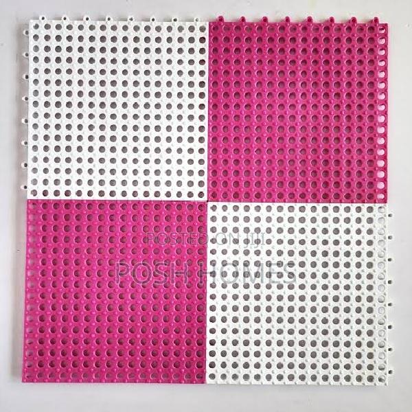 Heavy-Duty Slip-Resistant Bath Tiles - thumbnail 3