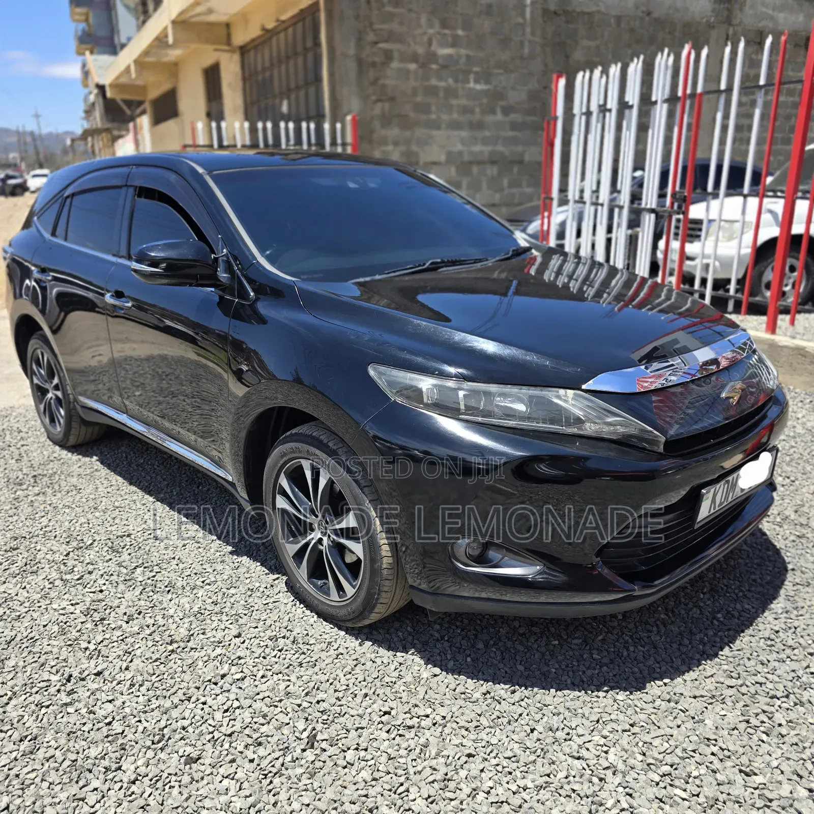 Toyota Harrier 2.0 2015 Black