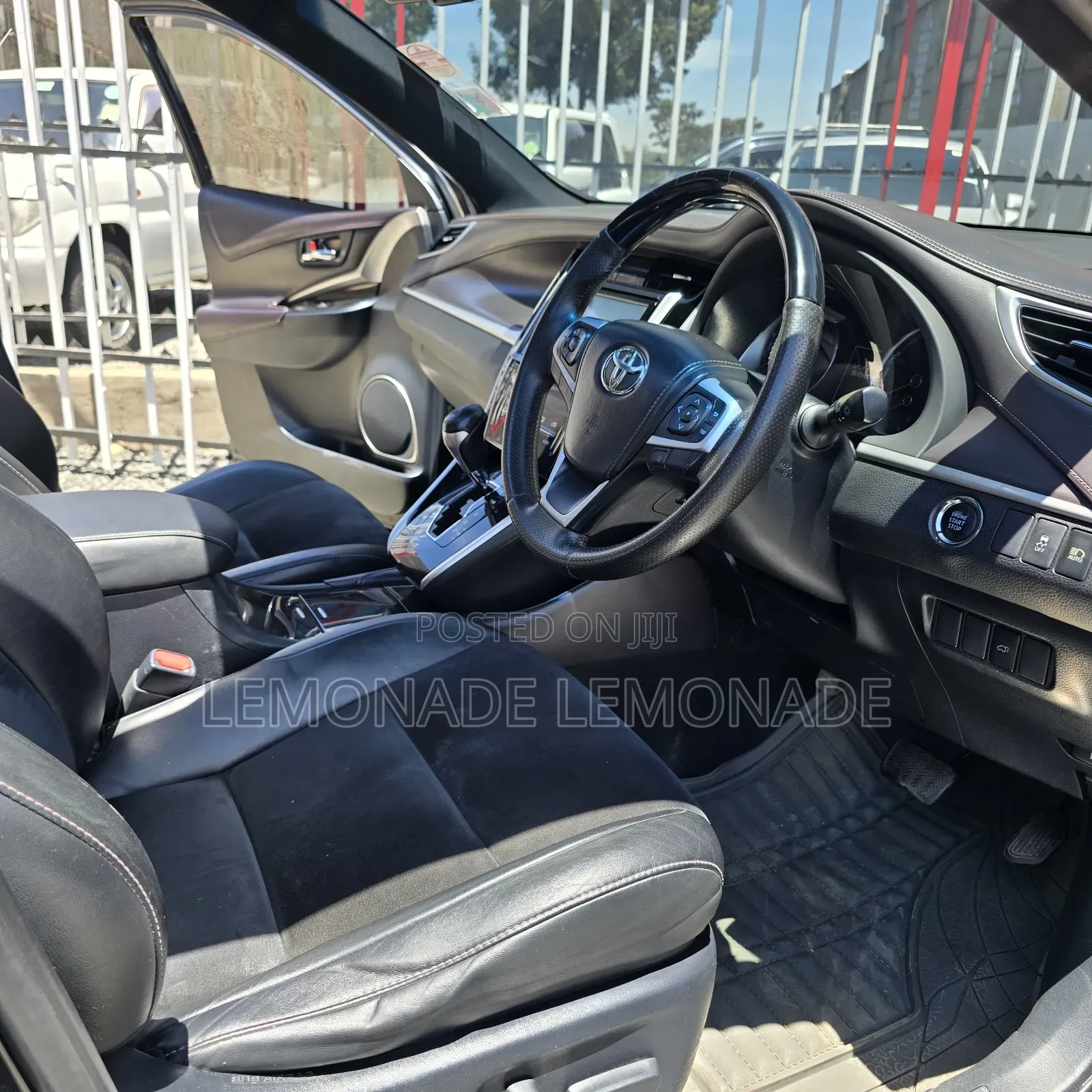 Toyota Harrier 2.0 2015 Black