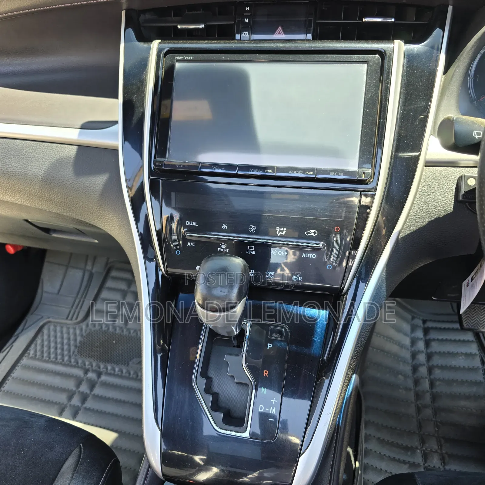 Toyota Harrier 2.0 2015 Black
