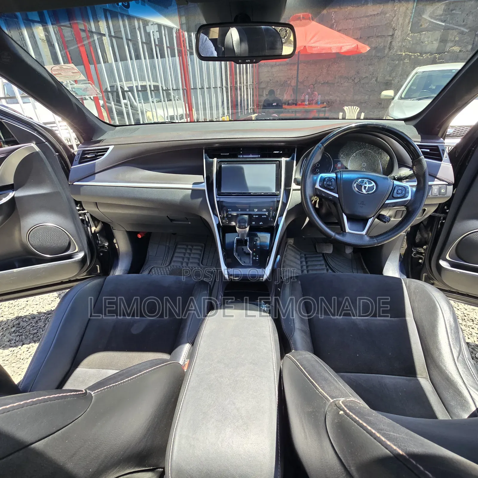 Toyota Harrier 2.0 2015 Black