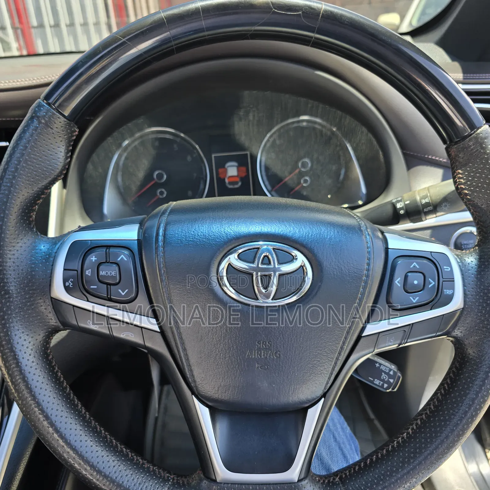Toyota Harrier 2.0 2015 Black
