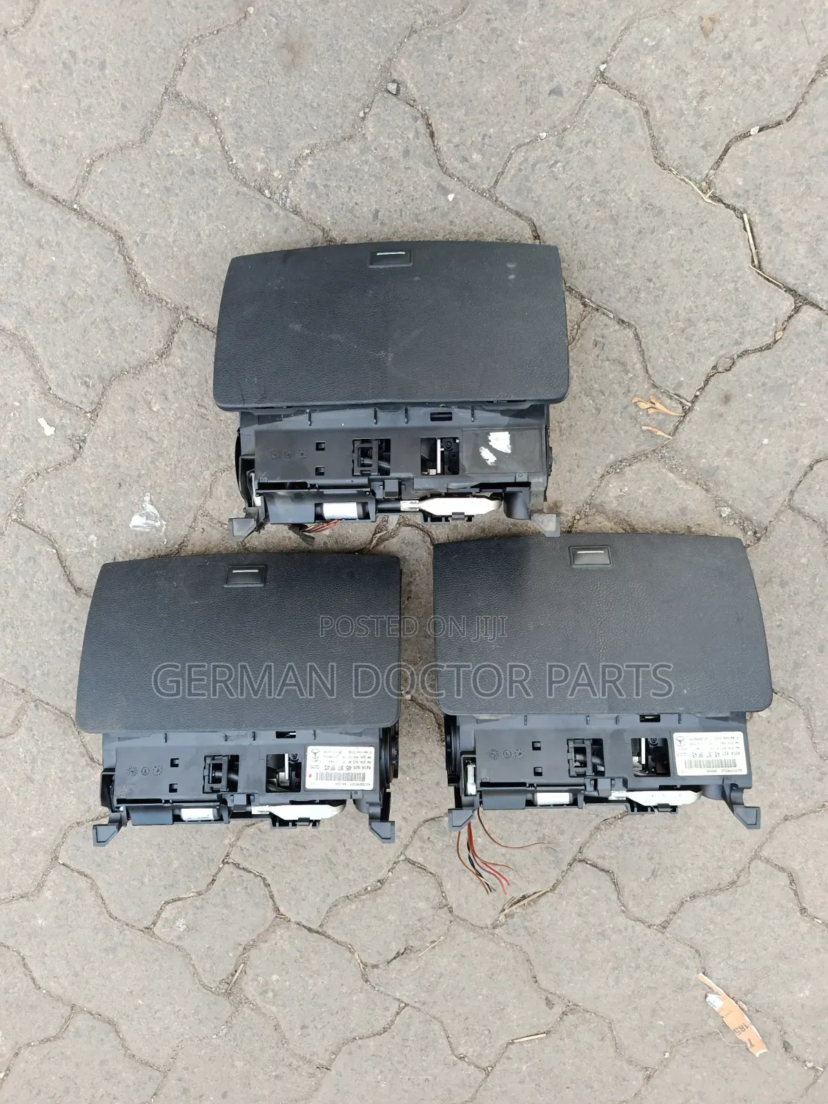 W204 Screen Display