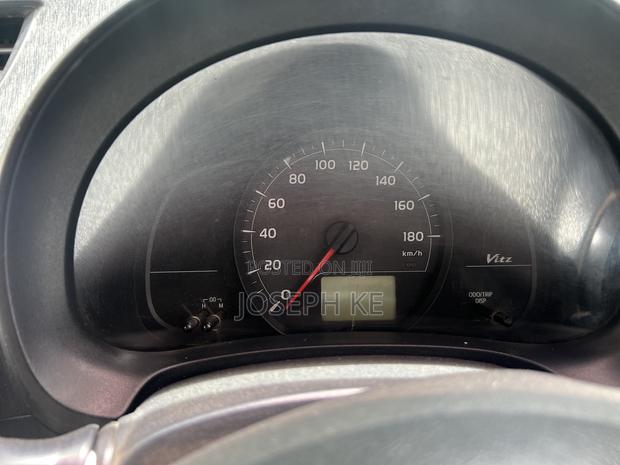 2011/2012 Vitz Clock/ Speedometer - thumbnail 2