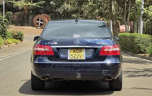 Mercedes-Benz E200 2012 Blue