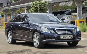 Mercedes-Benz E200 2012 Blue