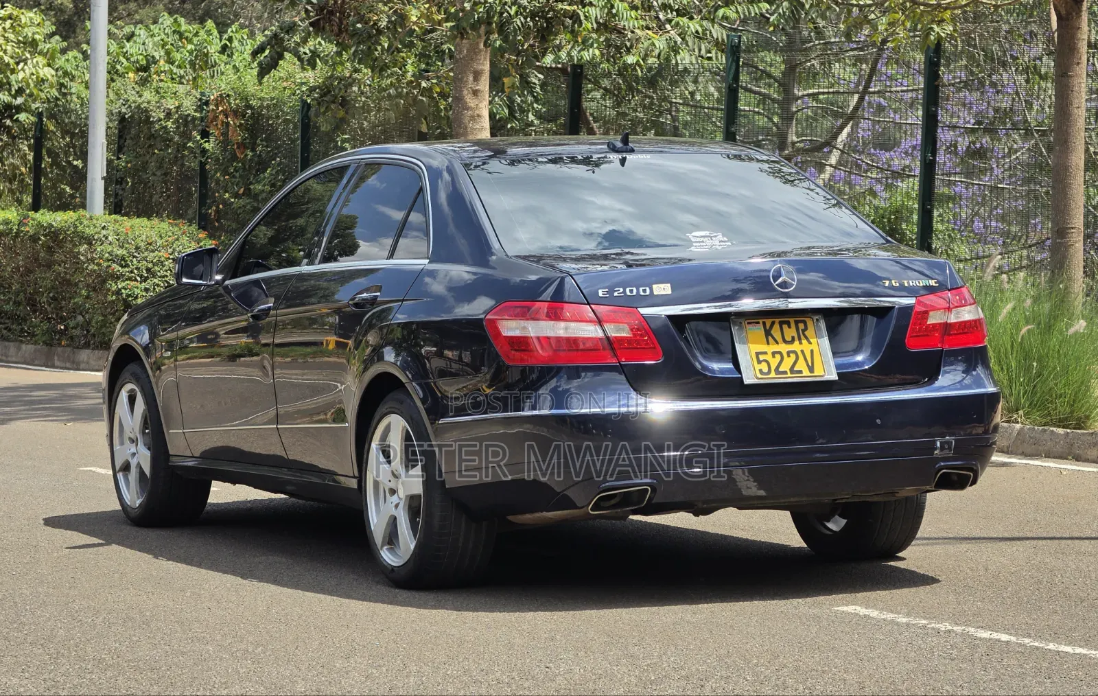 Mercedes-Benz E200 2012 Blue