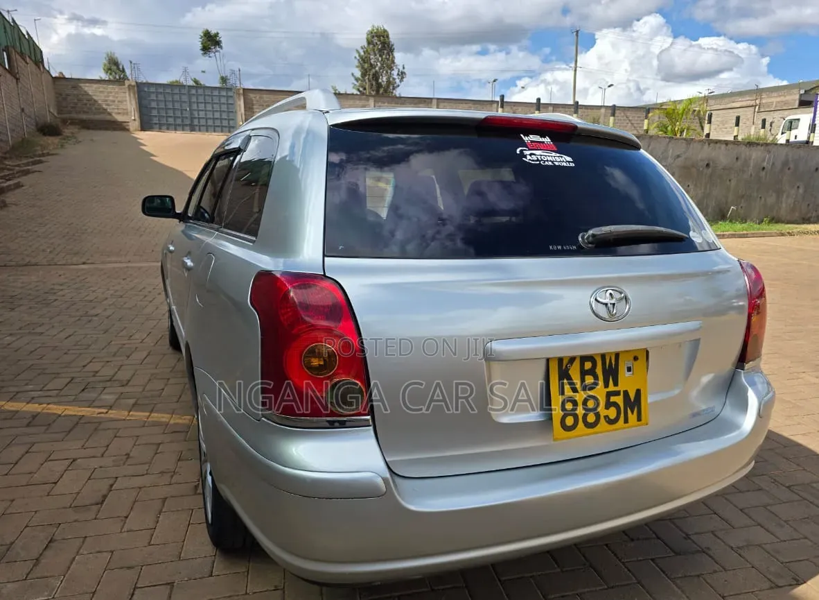 Toyota Avensis 2006 Silver