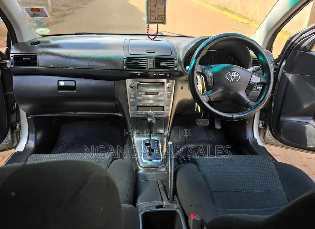 Toyota Avensis 2006 Silver