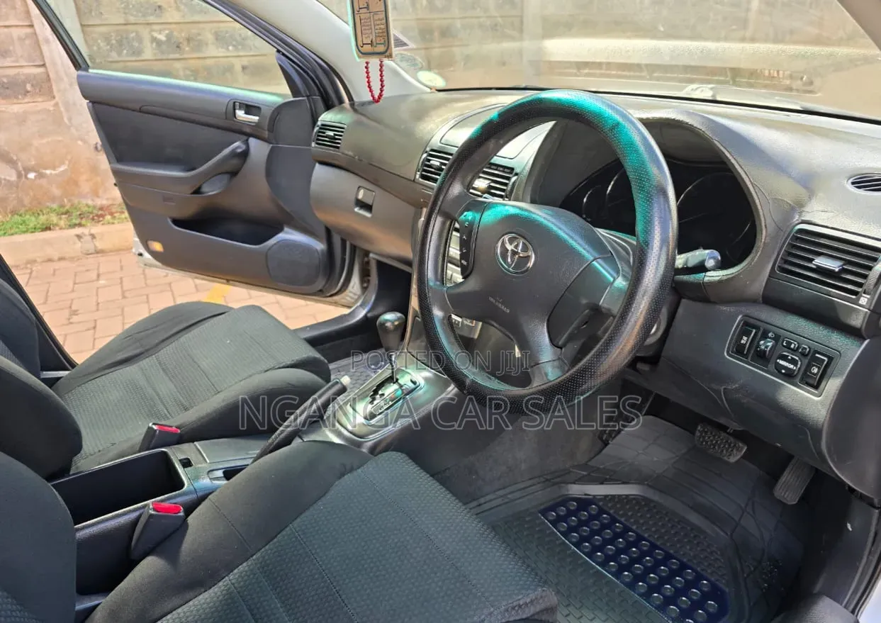 Toyota Avensis 2006 Silver