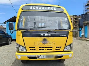 Isuzu NQR 2016 Yellow