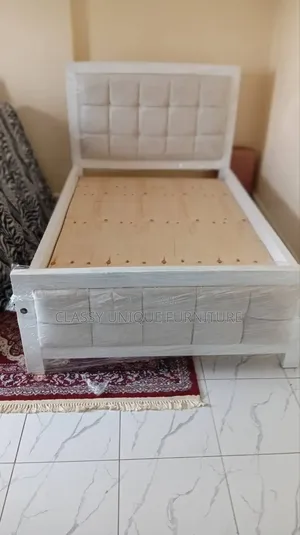 White Tufted Bed 4x6