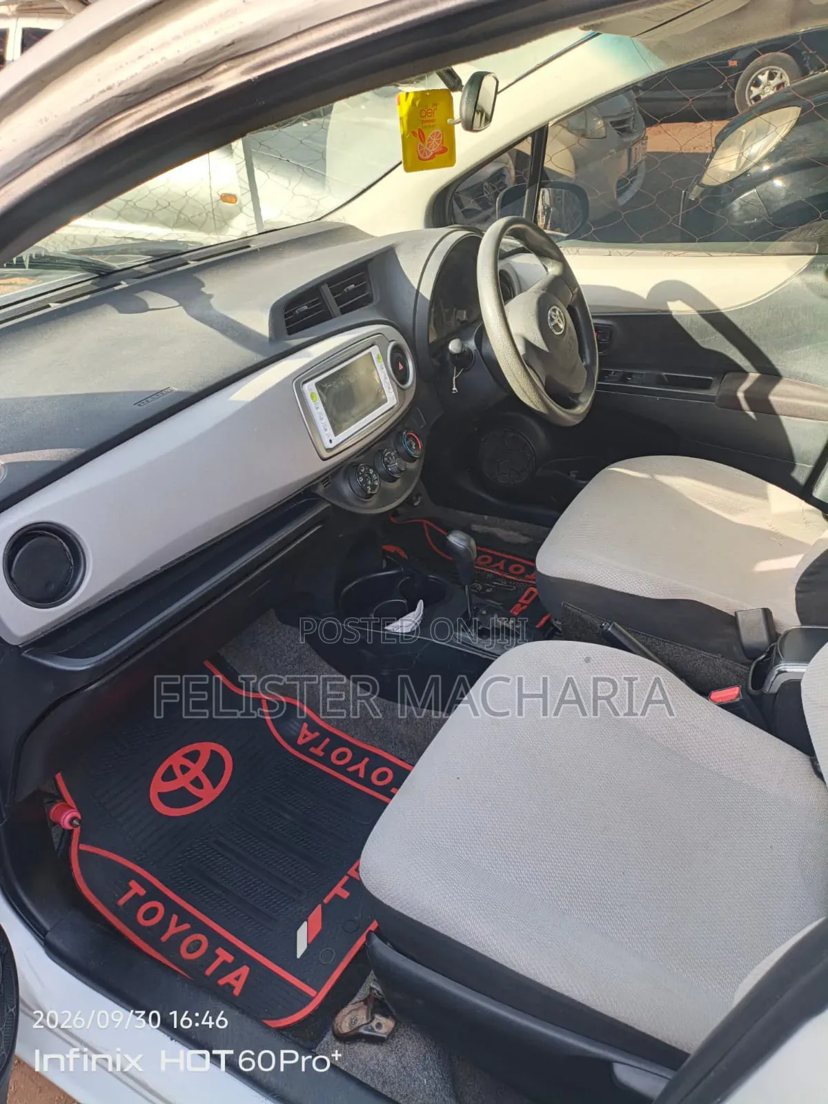 Toyota Vitz 2012 White