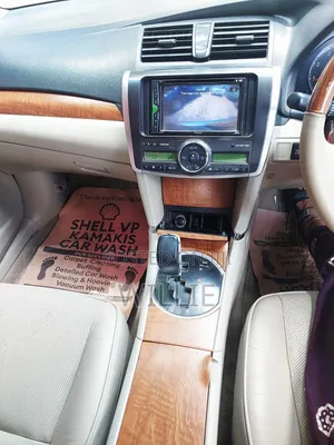 Toyota Premio 2013 Gold