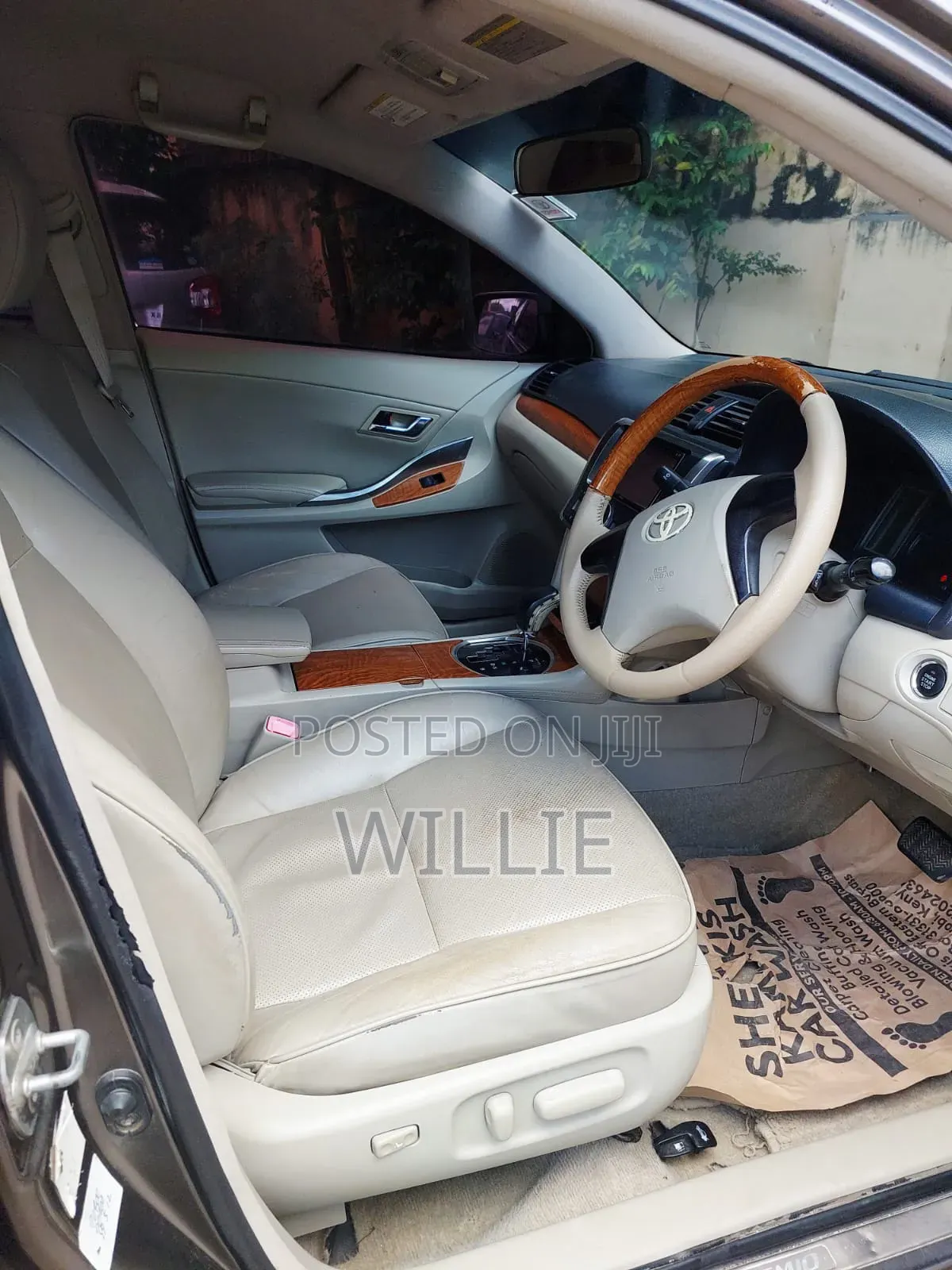 Toyota Premio 2013 Gold