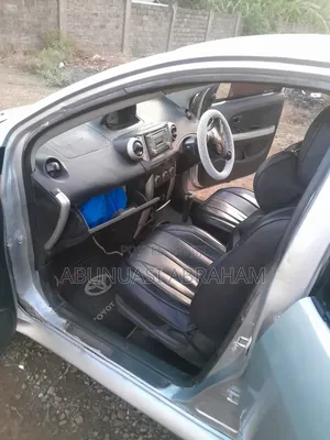 Toyota IST 2003 Silver