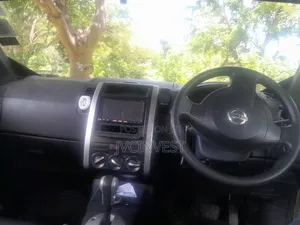 Nissan X-Trail 2.0 Petrol FWD 2013 White