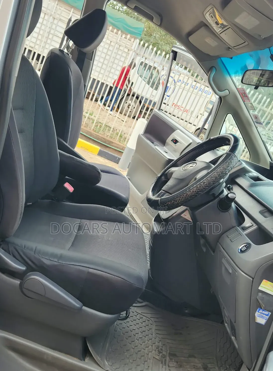 Toyota Voxy 2008 Silver