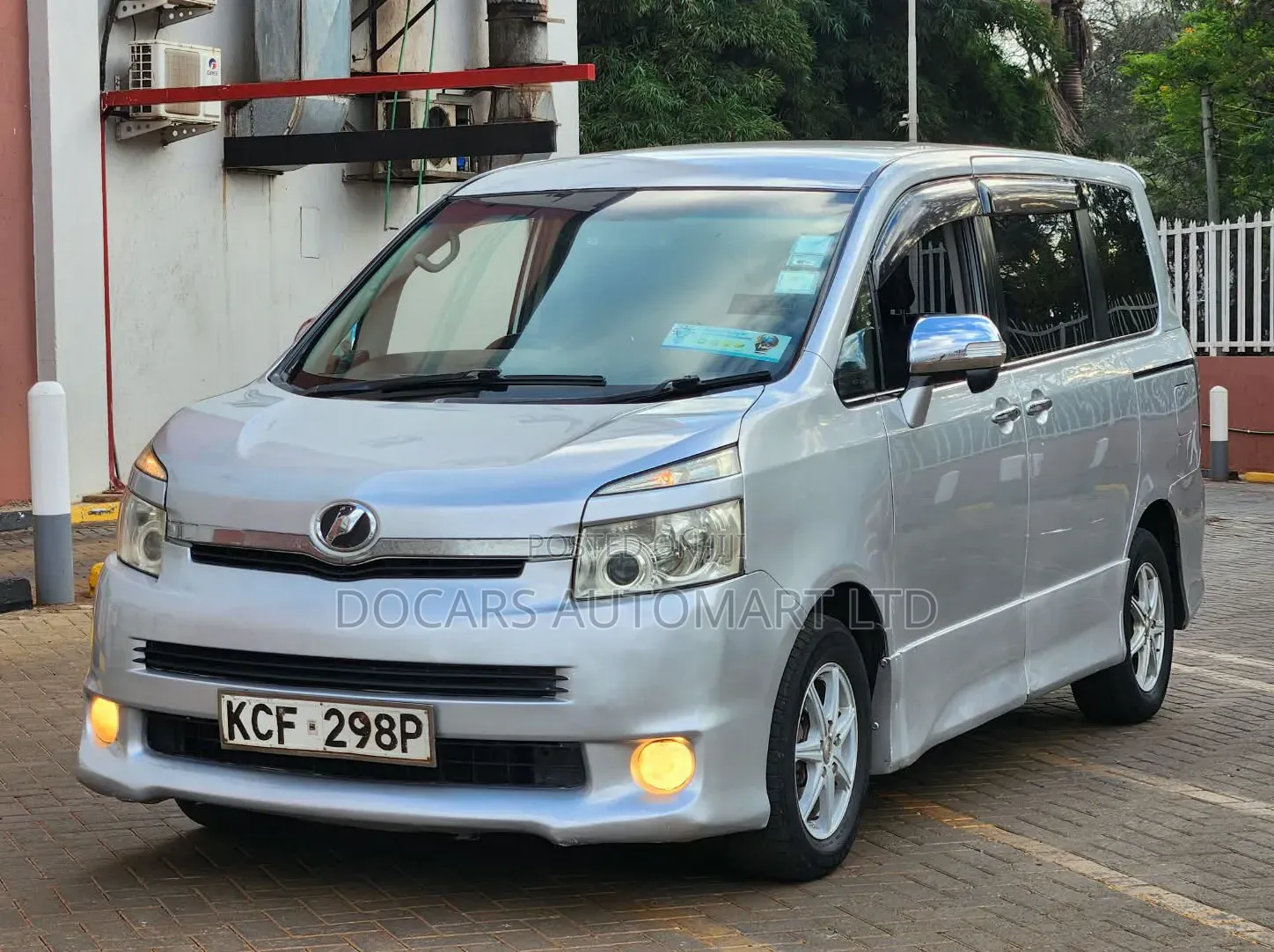 Toyota Voxy 2008 Silver