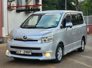Toyota Voxy 2008 Silver