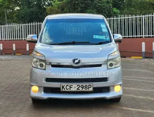 Toyota Voxy 2008 Silver