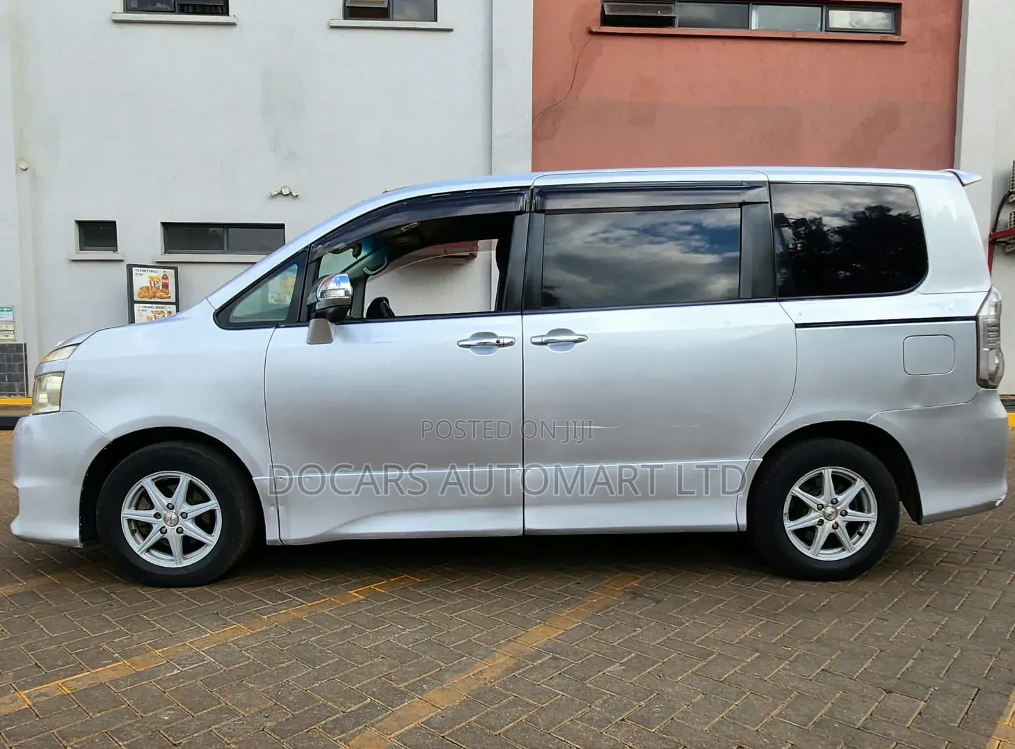 Toyota Voxy 2008 Silver
