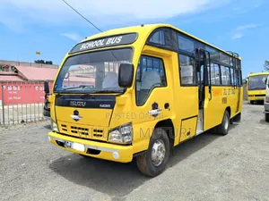 Isuzu NQR 2016 Yellow
