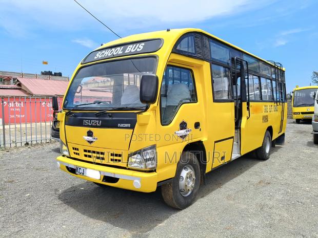 Isuzu NQR 2016 Yellow