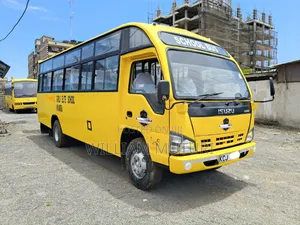Isuzu NQR 2016 Yellow