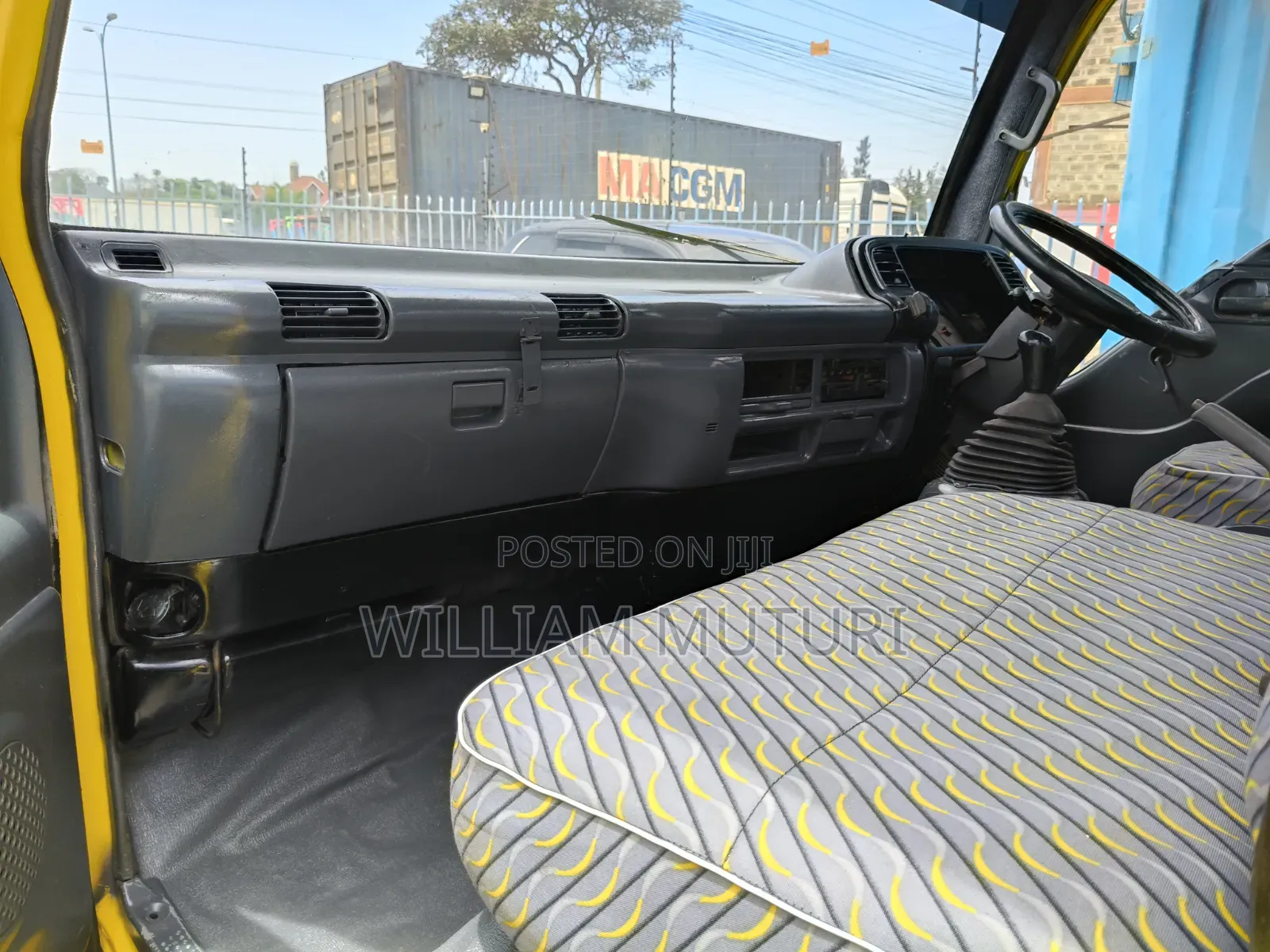 Isuzu NQR 2016 Yellow