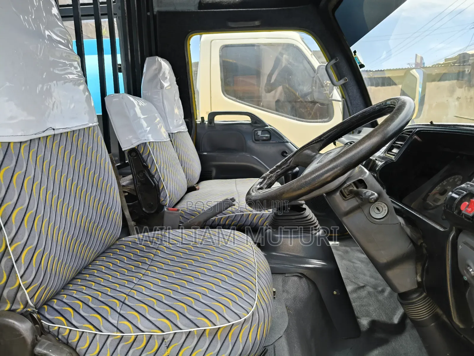 Isuzu NQR 2016 Yellow