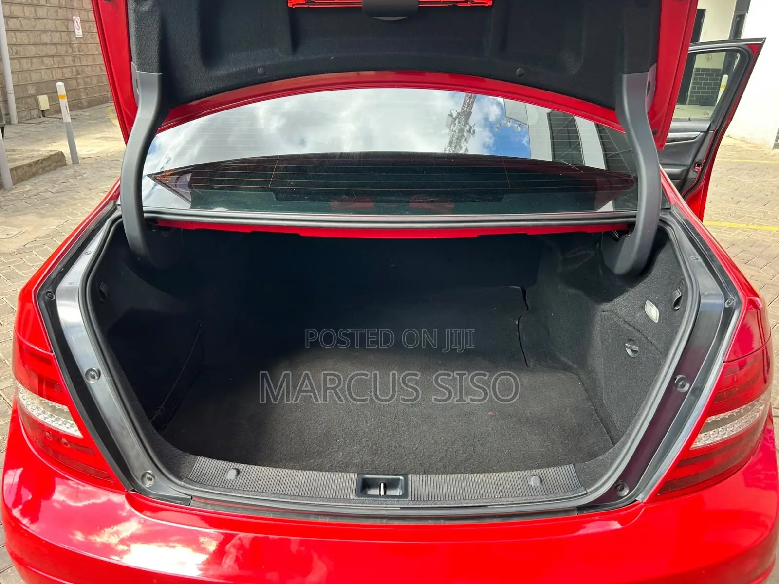 Mercedes-Benz C200 2012 Red