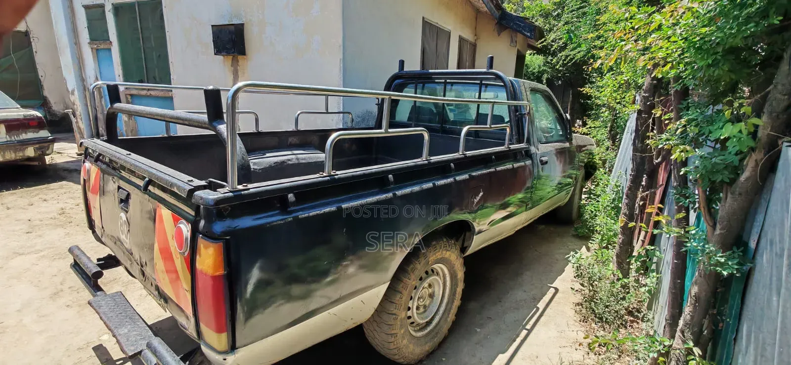 Nissan Pick-Up 1999 Blue