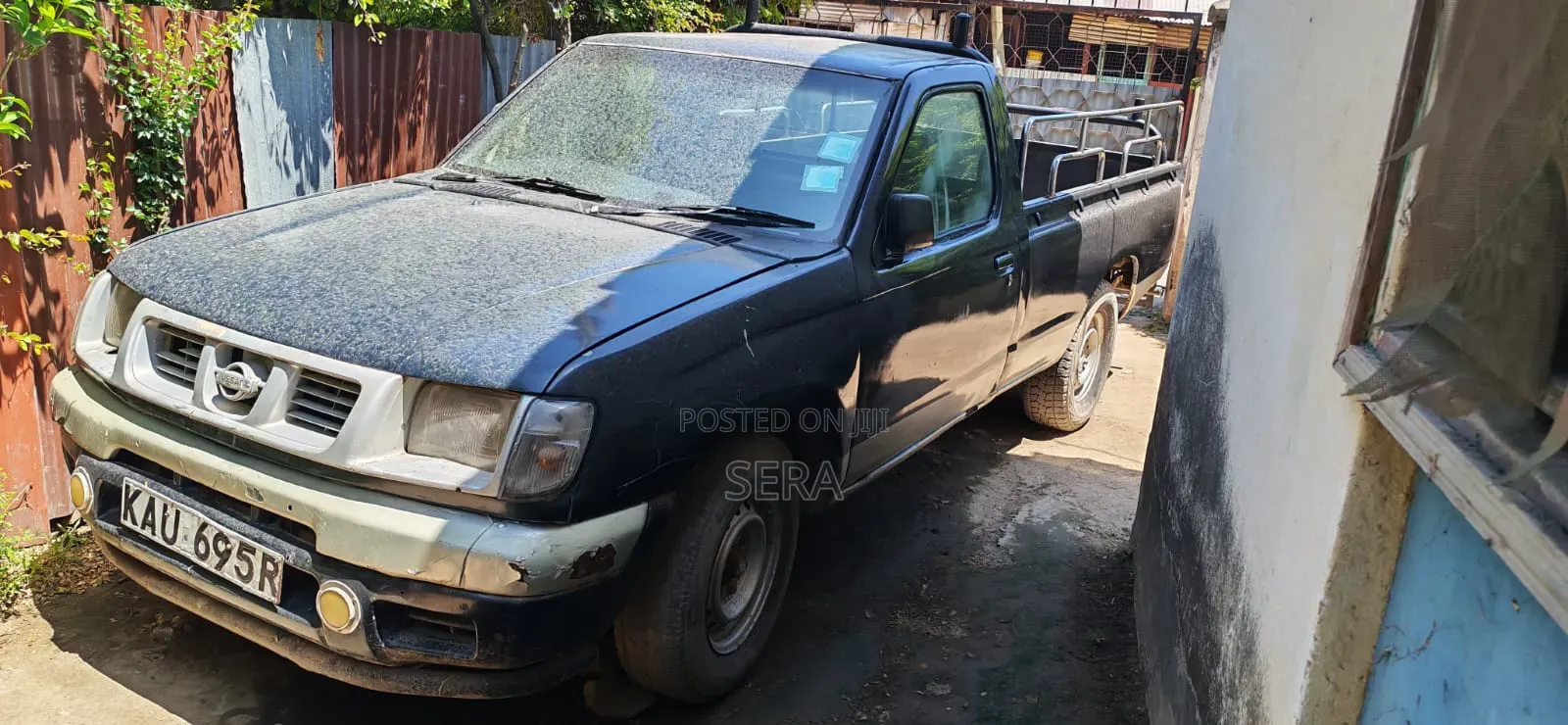 Nissan Pick-Up 1999 Blue