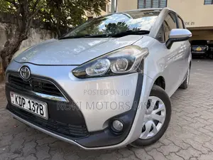 Toyota Sienta 2016 Silver