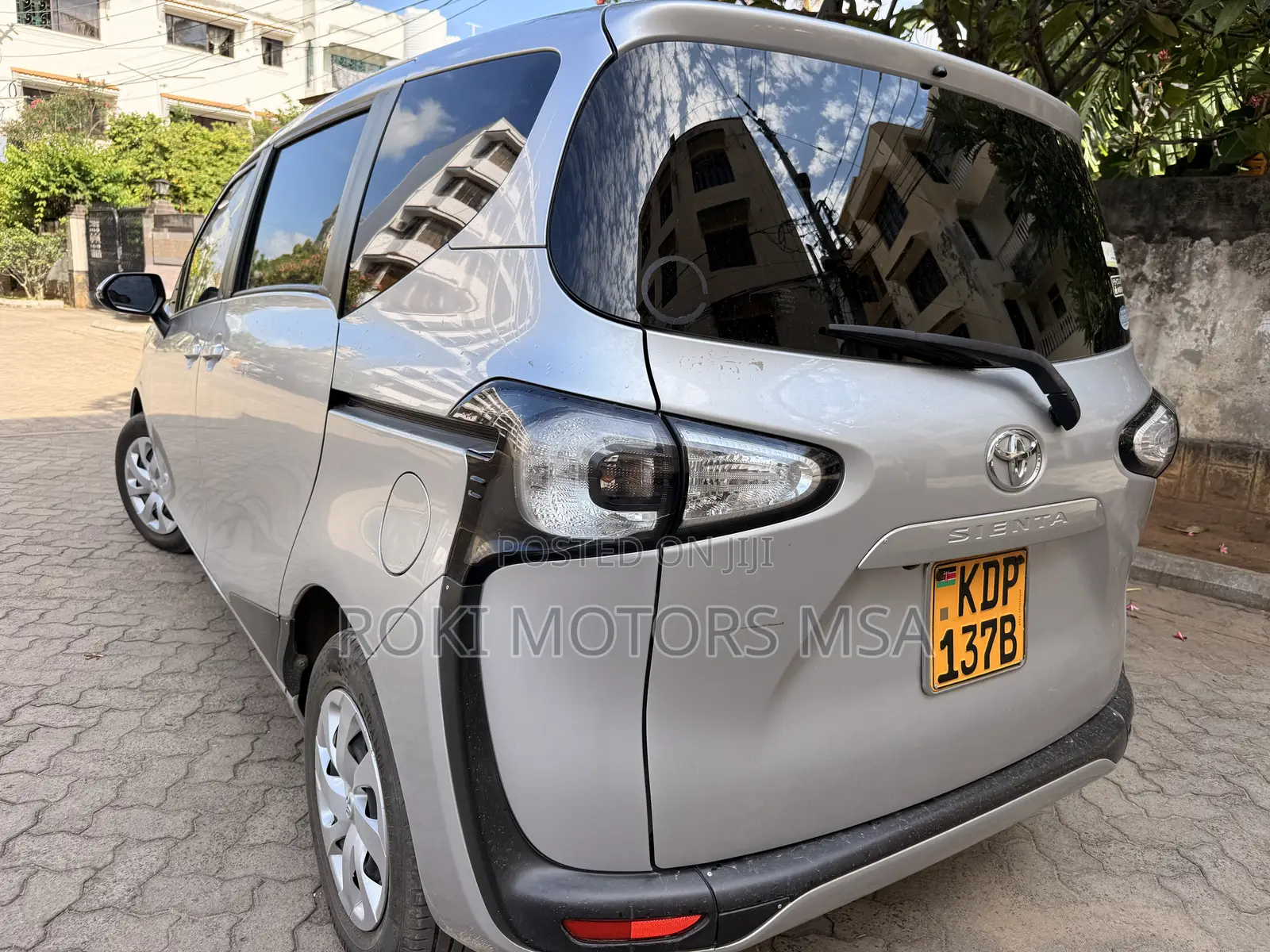 Toyota Sienta 2016 Silver