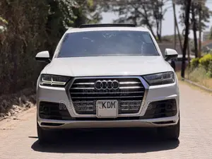 Audi Q7 2.0T Premium AWD quattro 2017 White