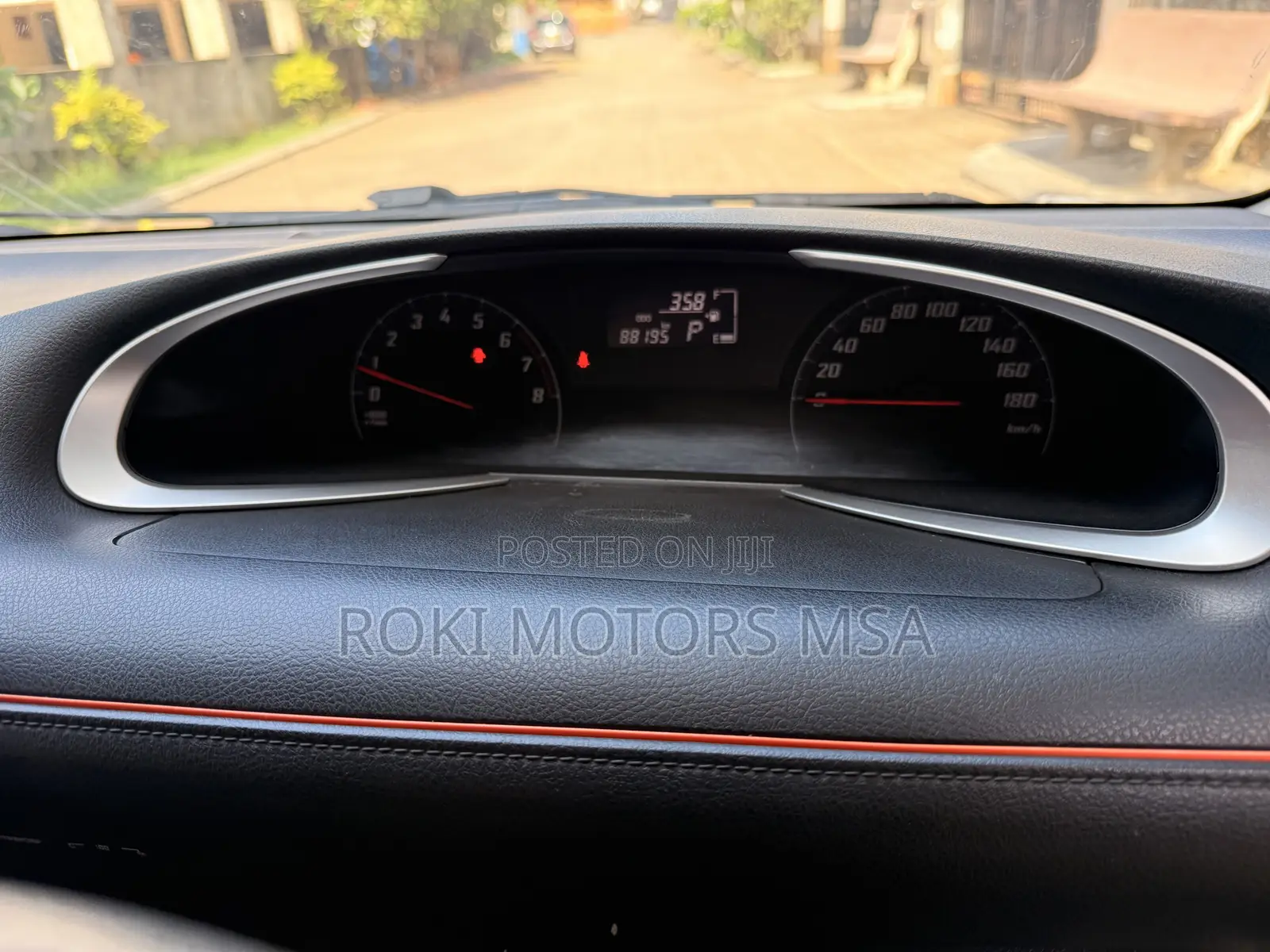 Toyota Sienta 2016 Silver