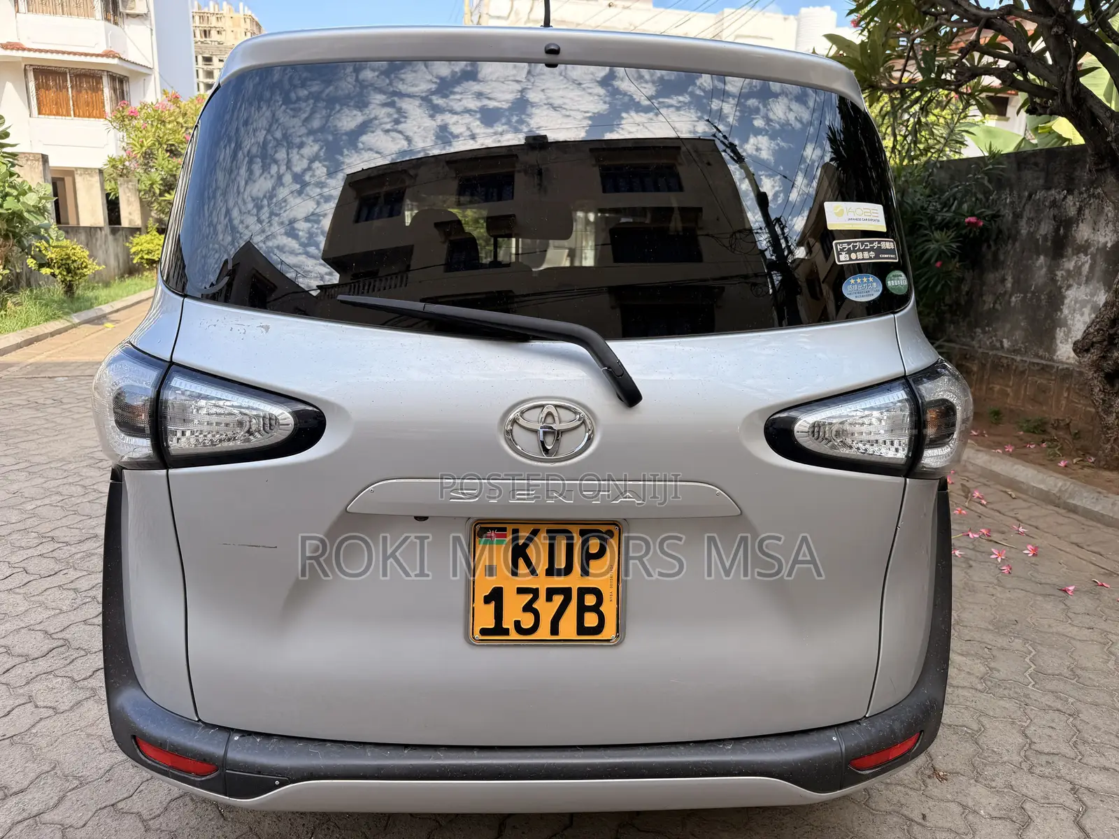 Toyota Sienta 2016 Silver