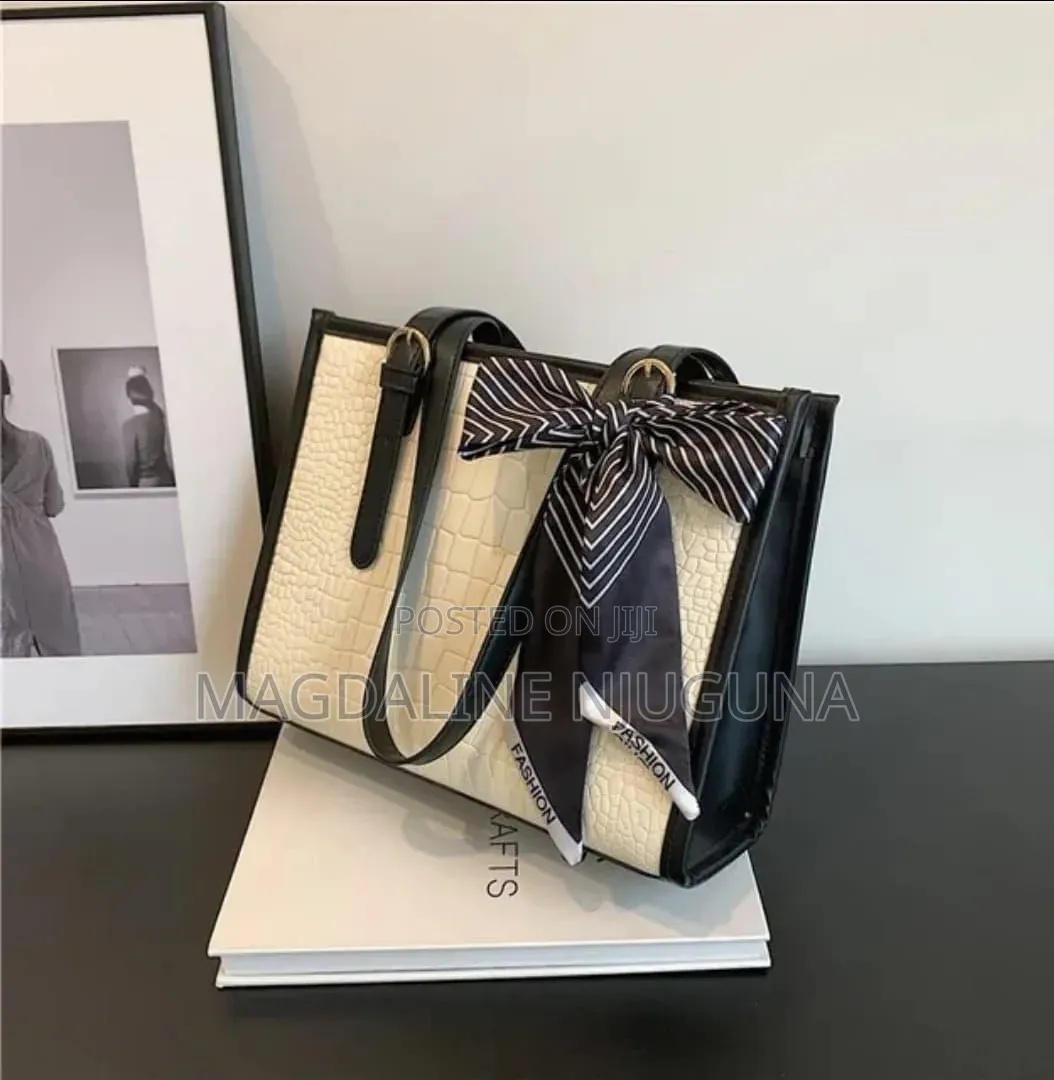 Talia Box Bag