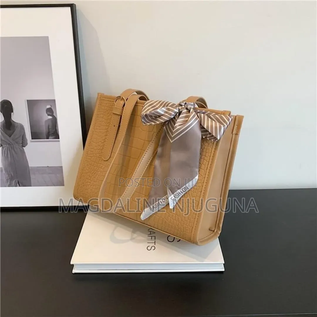 Talia Box Bag