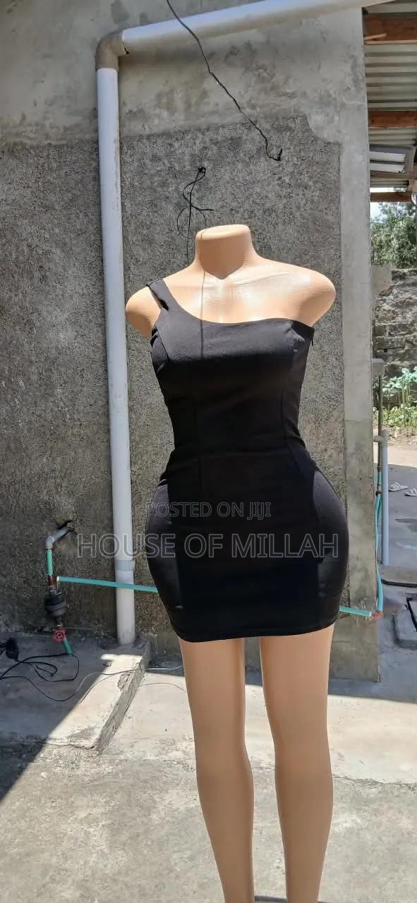 Tthrifted Dresses - thumbnail 3
