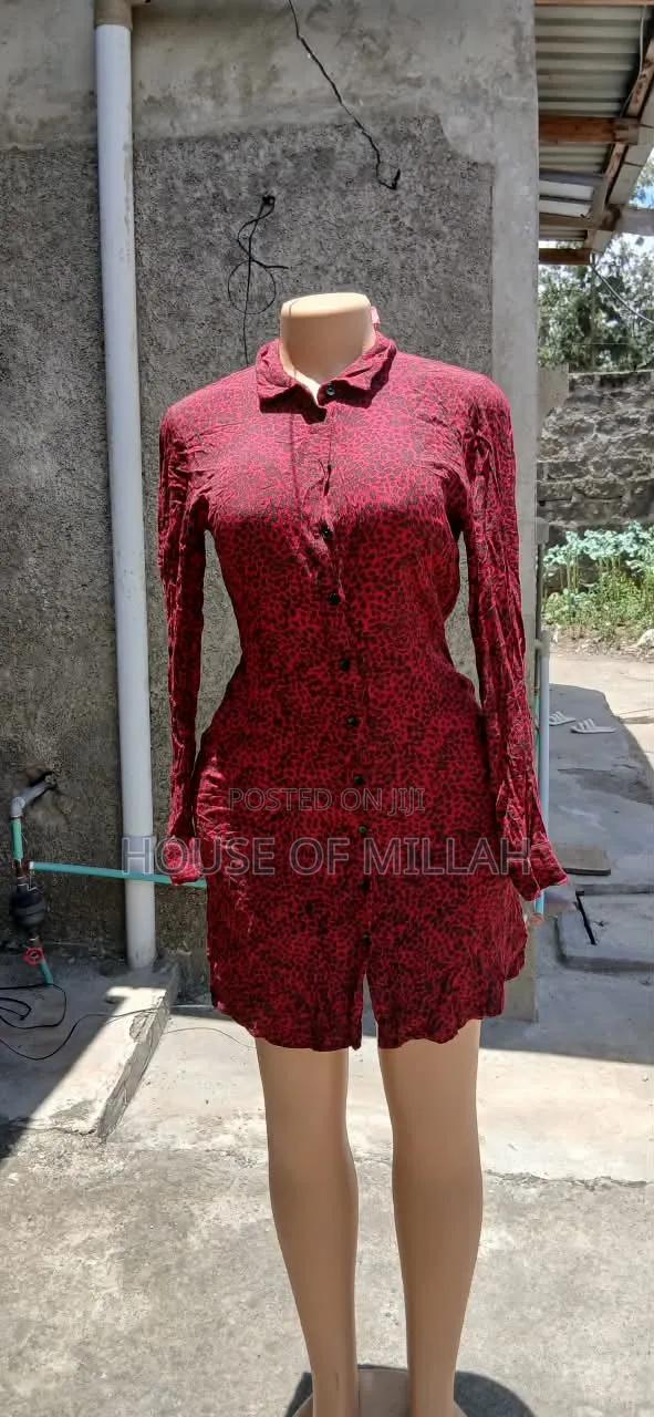 Tthrifted Dresses - thumbnail 4