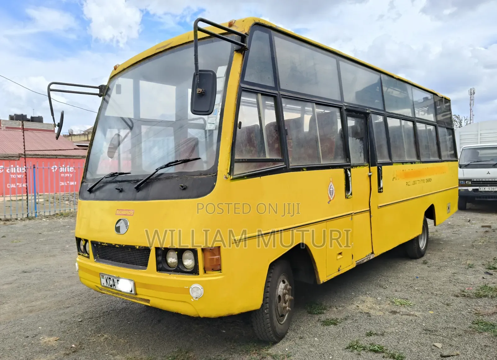 Mitsubishi Fuso Rosa 2014 Yellow